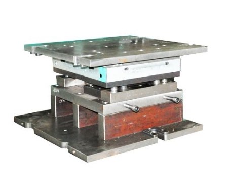 Khuôn dập liên hoàn bản lề